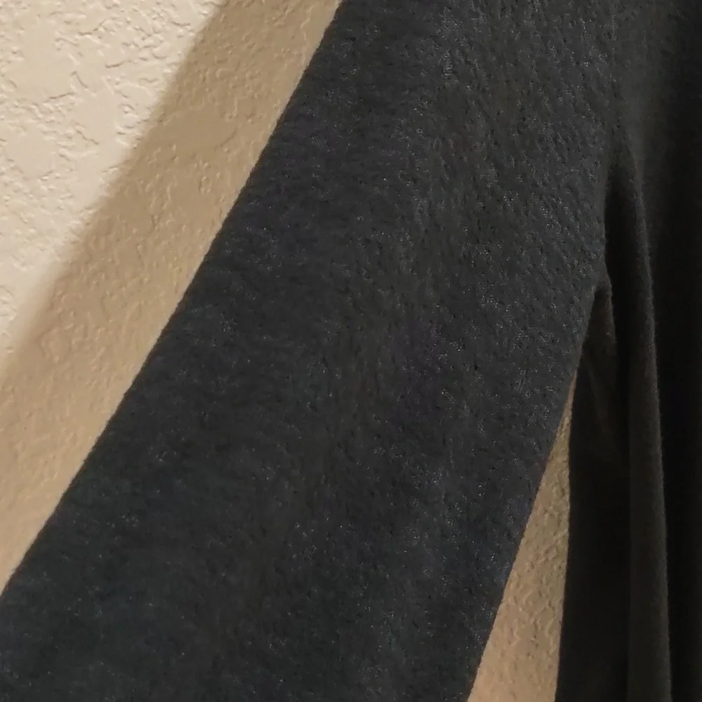 ABERCROMBIE & FITCH TOP. - Picture 11 of 11